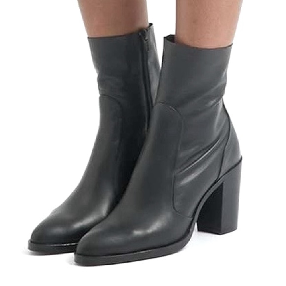 Topshop Magnificent Sock Booties 37